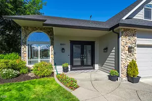 861 Mendolia Way, Central Point, OR 97502 - Photo 33