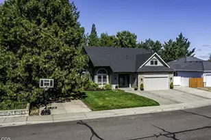 861 Mendolia Way, Central Point, OR 97502 - Photo 1