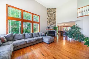 861 Mendolia Way, Central Point, OR 97502 - Photo 3