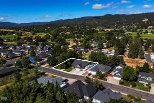 861 Mendolia Way, Central Point, OR 97502 - Photo 31
