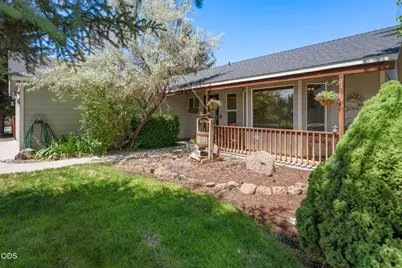 841 NW Negus Place, Redmond, OR 97756 - Photo 3