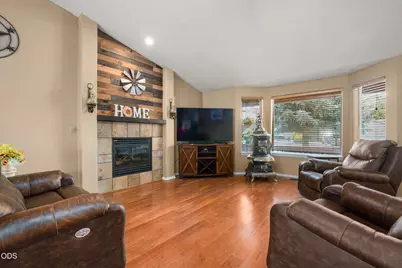 841 NW Negus Place, Redmond, OR 97756 - Photo 9