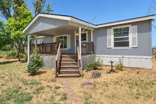 1245 Davanna Dr, Eagle Point, OR 97524 - Photo 3