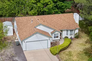 2400 NE Jones Rd, Bend, OR 97701 - Photo 3