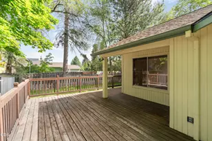 2400 NE Jones Rd, Bend, OR 97701 - Photo 29