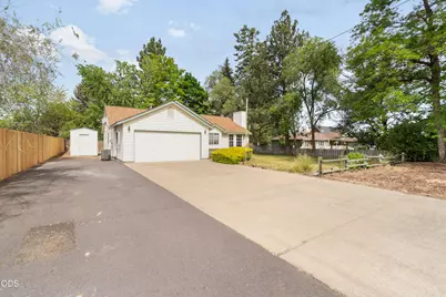 2400 NE Jones Road, Bend, OR 97701 - Photo 7