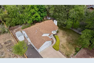 2400 NE Jones Road, Bend, OR 97701 - Photo 5