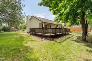 2400 NE Jones Rd, Bend, OR 97701 - Photo 31