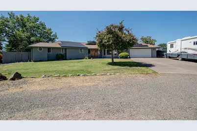 5247 Dobrot Way, Central Point, OR 97502 - Photo 1