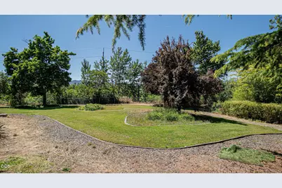 5247 Dobrot Way, Central Point, OR 97502 - Photo 31