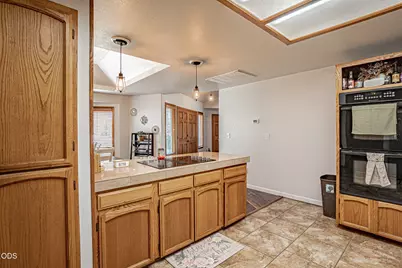 5247 Dobrot Way, Central Point, OR 97502 - Photo 9