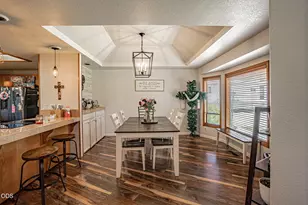 5247 Dobrot Way, Central Point, OR 97502 - Photo 11