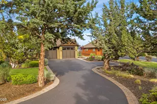 360 Vista Rim Dr, Redmond, OR 97756 - Photo 3