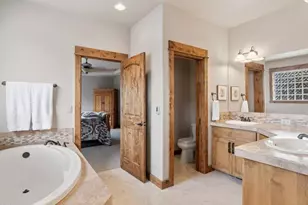 360 Vista Rim Dr, Redmond, OR 97756 - Photo 45