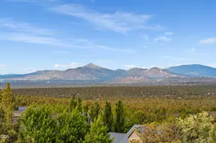 360 Vista Rim Dr, Redmond, OR 97756 - Photo 13