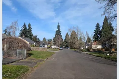3707 NE 113th Avenue, Portland, OR 97220 - Photo 3