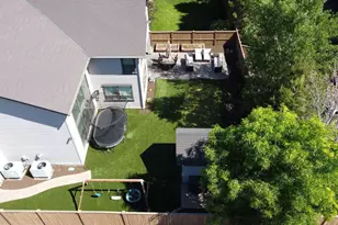 61152 SE Sydney Harbor Dr, Bend, OR 97702 - Photo 5