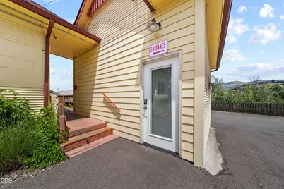 143 S Main Street, Phoenix, OR 97535 - Photo 69