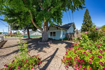 143 S Main Street, Phoenix, OR 97535 - Photo 85