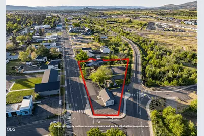 143 S Main Street, Phoenix, OR 97535 - Photo 1