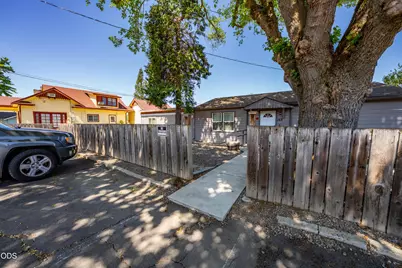 143 S Main Street, Phoenix, OR 97535 - Photo 33