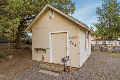61568 Newberry Drive, Bend, OR 97702 - Photo 21