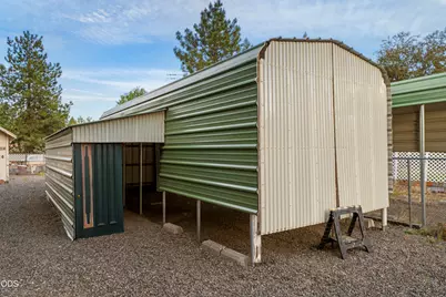 61568 Newberry Drive, Bend, OR 97702 - Photo 7