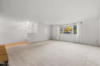 61568 Newberry Drive, Bend, OR 97702 - Photo 11