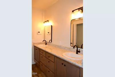 1540 W Harbeck Road, Grants Pass, OR 97527 - Photo 11