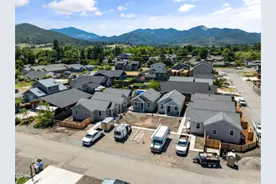 210 Gangnes Drive, Talent, OR 97540 - Photo 15