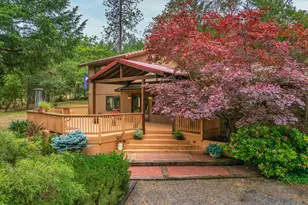 5003 Rogue River, Eagle Point, OR 97524 - Photo 3