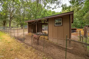 5003 Rogue River, Eagle Point, OR 97524 - Photo 47