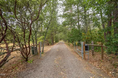 5003 Rogue River, Eagle Point, OR 97524 - Photo 49