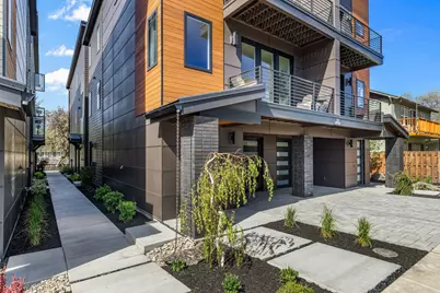 20 NW McCann Avenue #UNIT 8, Bend, OR 97703 - Photo 3