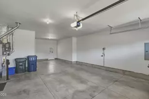 19128 Park Commons Dr, Bend, OR 97703 - Photo 27