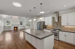19128 Park Commons Dr, Bend, OR 97703 - Photo 11
