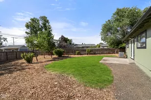 2417 Flanders St, White City, OR 97503 - Photo 7