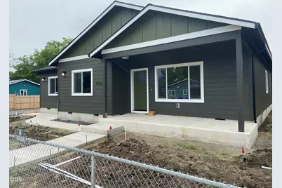 126 Lorraine Avenue, Eagle Point, OR 97524 - Photo 1