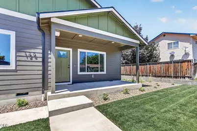 126 Lorraine Avenue, Eagle Point, OR 97524 - Photo 3