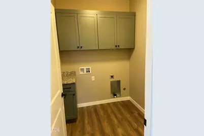 126 Lorraine Avenue, Eagle Point, OR 97524 - Photo 15
