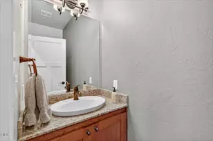 345 Fair Oaks Ave, Ashland, OR 97520 - Photo 29