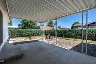 811 NE Paiute Ct, Redmond, OR 97756 - Photo 15