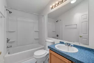 811 NE Paiute Ct, Redmond, OR 97756 - Photo 15