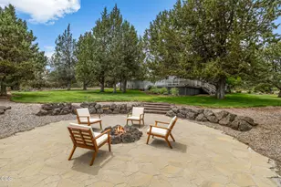 22055 White Peaks Dr, Bend, OR 97702 - Photo 11