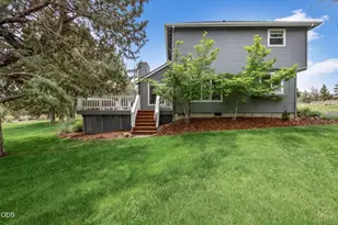 22055 White Peaks Dr, Bend, OR 97702 - Photo 7