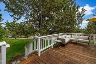 22055 White Peaks Dr, Bend, OR 97702 - Photo 15