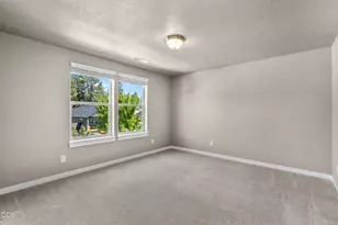 60919 SE Sweet Pea Dr, Bend, OR 97702 - Photo 31