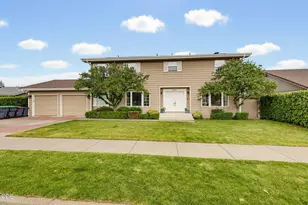 2489 Nieto Way, Medford, OR 97504 - Photo 3
