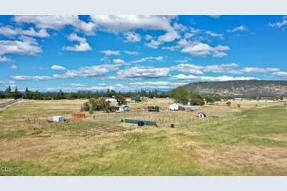 8791 Highway 234, Gold Hill, OR 97525 - Photo 5