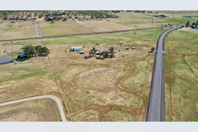 8791 Highway 234, Gold Hill, OR 97525 - Photo 11